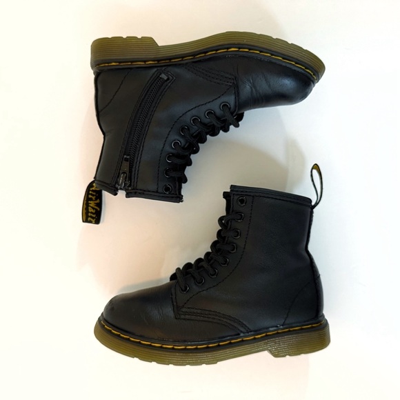 DR MARTENS KIDS BLACK LEATHER 1460 J LACE UP ANKLE BOOTS - Picture 5 of 10